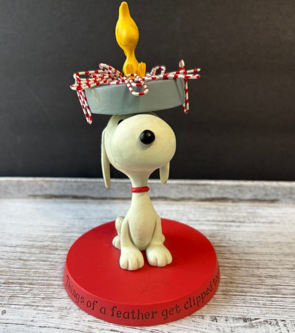 2010 Hallmark  Snoopy Woodstock  Magnetic Paper Clip Holderr